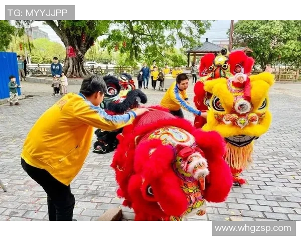 足球明星与舞狮文化的完美结合精彩图片集锦分享